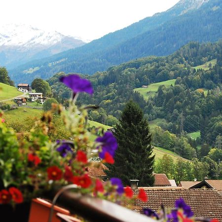Rooms With Private Bathrooms Saas im Prattigau 外观 照片