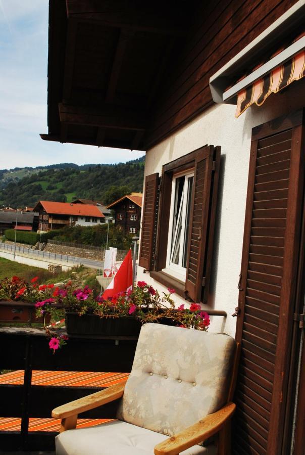 Rooms With Private Bathrooms Saas im Prattigau 外观 照片