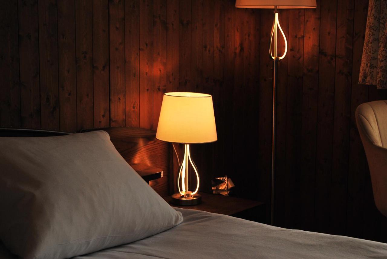 Rooms With Private Bathrooms Saas im Prattigau 外观 照片