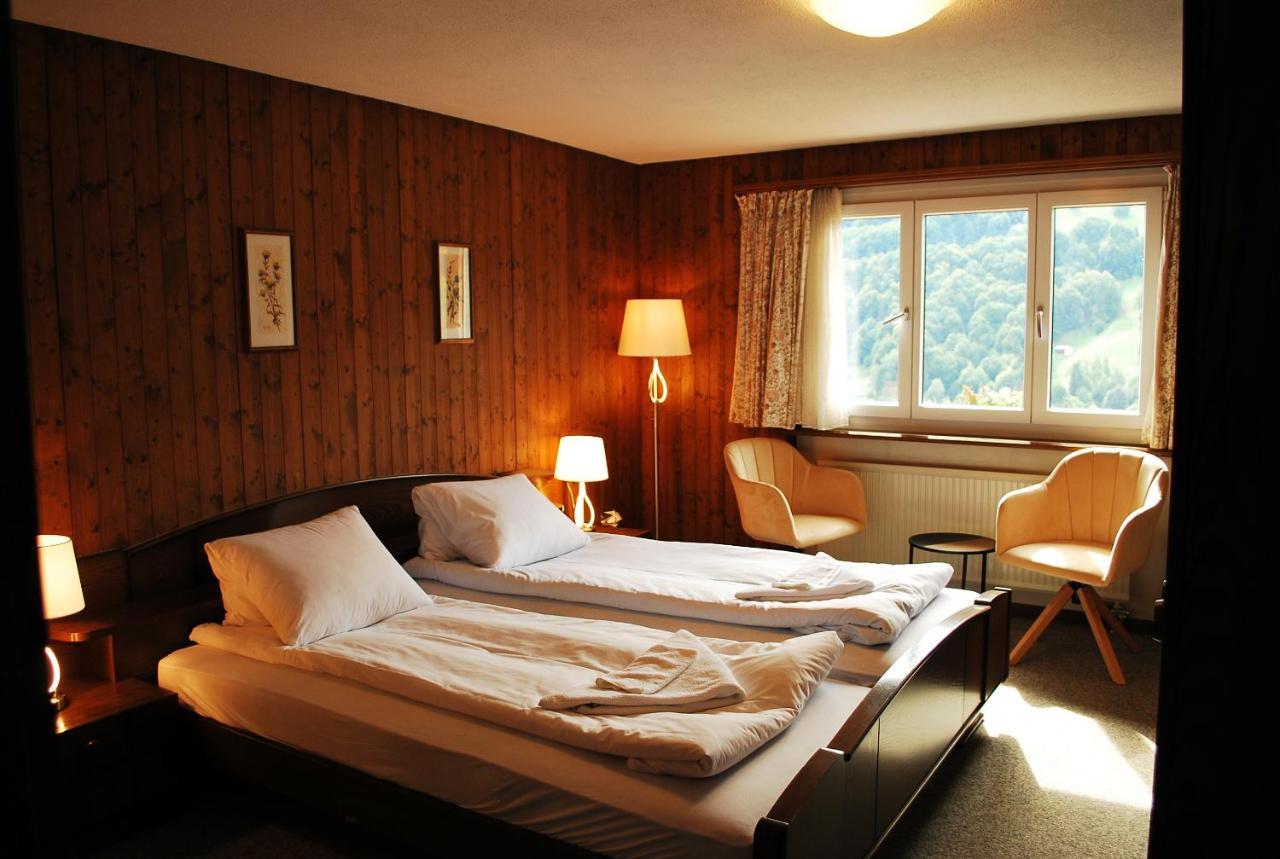Rooms With Private Bathrooms Saas im Prattigau 外观 照片