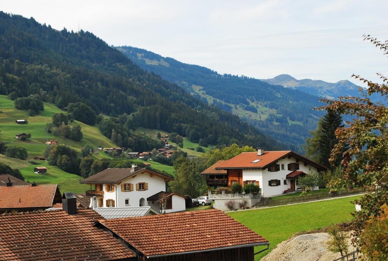 Rooms With Private Bathrooms Saas im Prattigau 外观 照片