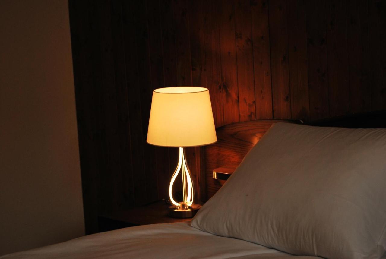 Rooms With Private Bathrooms Saas im Prattigau 外观 照片