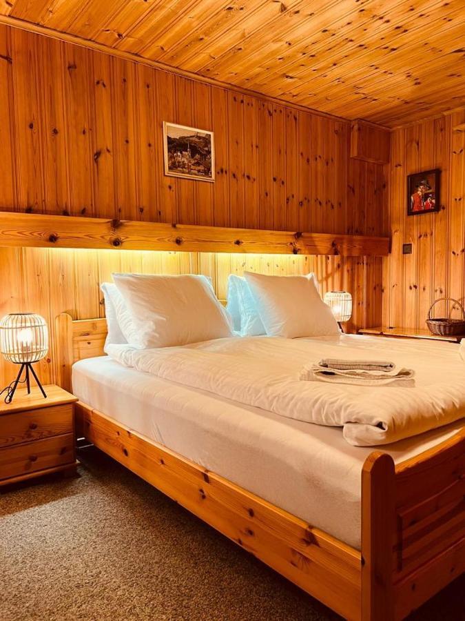 Rooms With Private Bathrooms Saas im Prattigau 外观 照片
