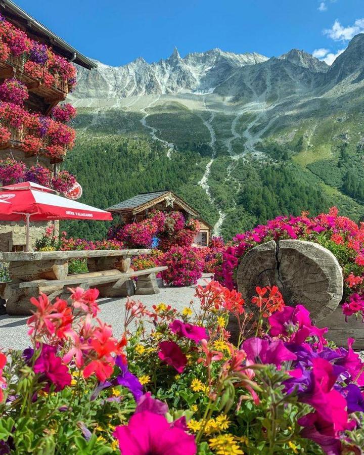 Rooms With Private Bathrooms Saas im Prattigau 外观 照片