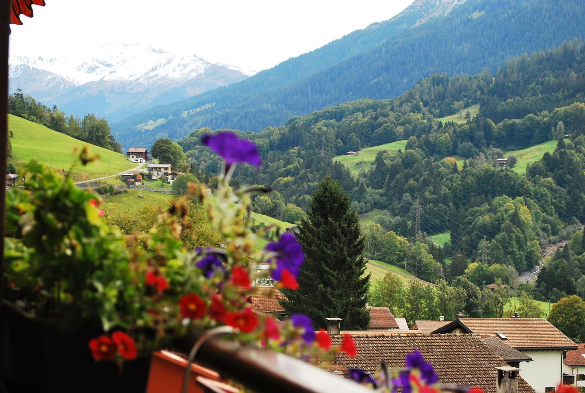 Rooms With Private Bathrooms Saas im Prattigau 外观 照片